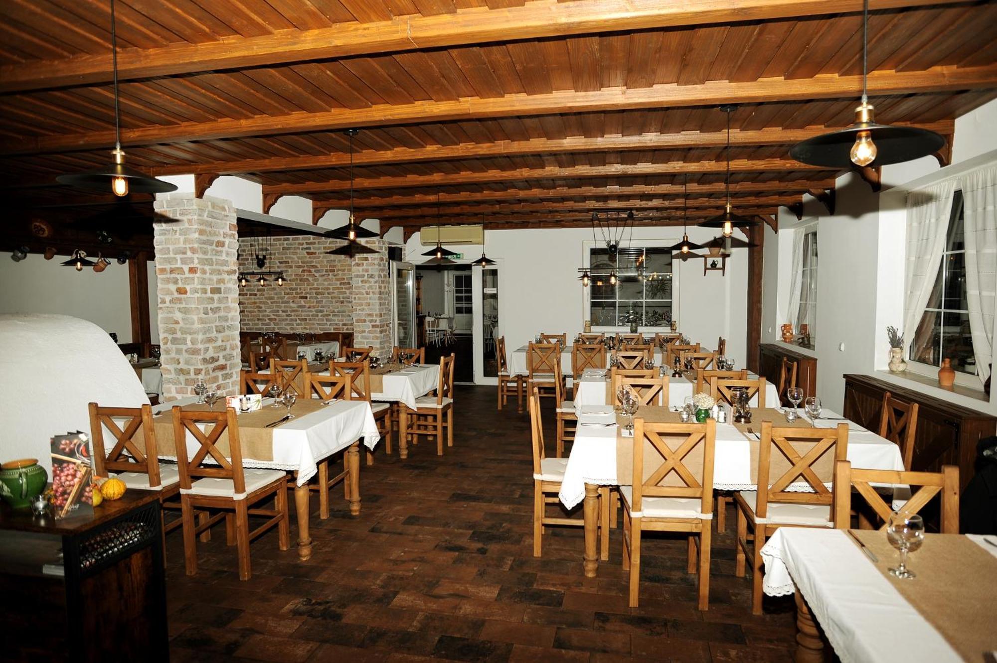 Pilisi Lovas Major, Dorog Bed & Breakfast Exterior photo