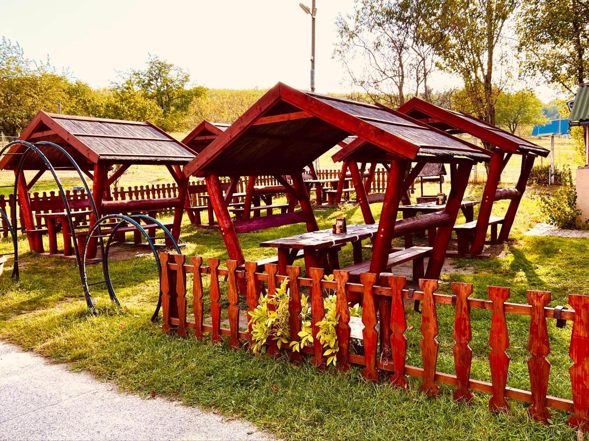 Pilisi Lovas Major, Dorog Bed & Breakfast Exterior photo